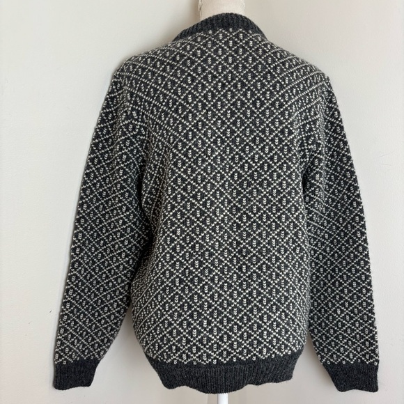 L.L Bean's Classic Laine Wool Birdseye Crew Sweater - Men's Size Small - Picture 4 of 8